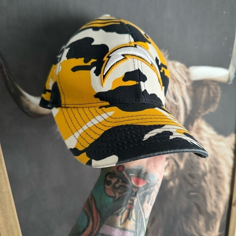San Diego Chargers y2k NFL flexfit hat cap camo yellow white - Picture 2 of 7